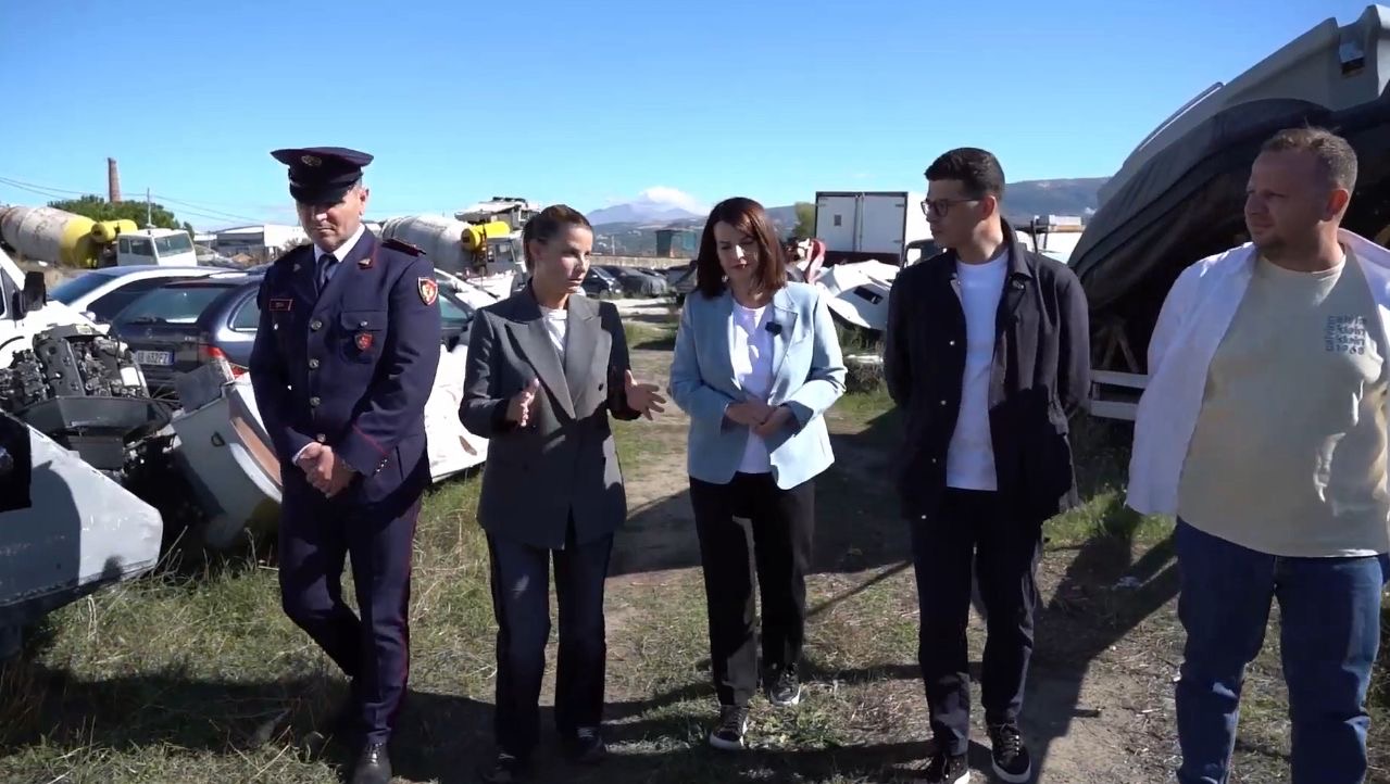 Tjetër hapësirë në shërbim të komunitetit, lirohet pika e bllokimit të mjeteve të konfiskuara në Vlorë, Ministrja Koçiu: Plane zhvillimi nga pushteti vendor