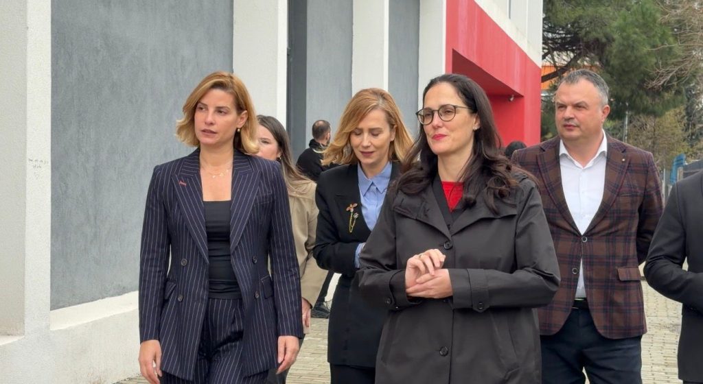 Pasuritë e konfiskuara në shërbim të arsimimit, Koçiu: Askush të mos mendojë se do pasurohet në rrugë kriminale! Ibrahimaj: Përmirësojmë kushtet në shkollat profesionale