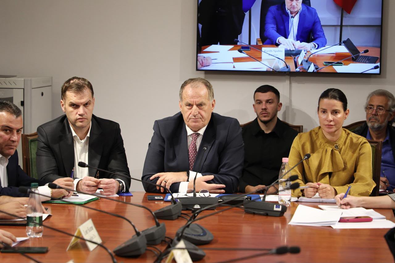 Ndërtimet pa leje, shteti do të përfundojë objektet e konfiskuara dhe do t’ua dorëzojë qytetarëve që kanë paguar